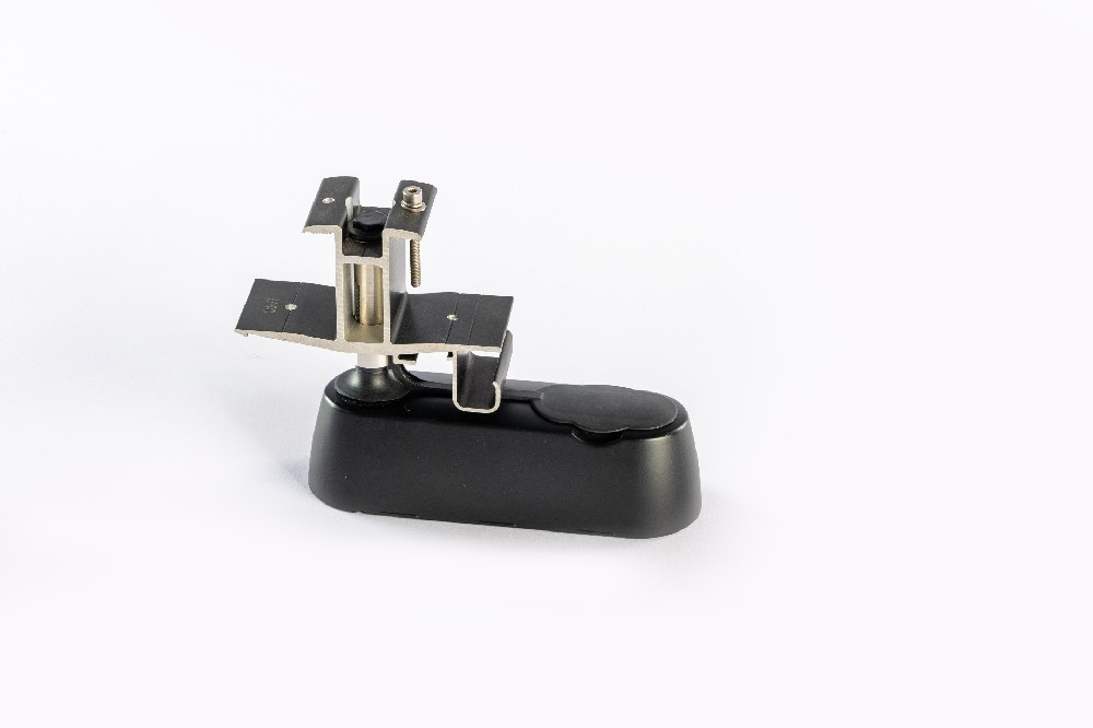 光伏支架定制:優化設計與材料選擇的實踐分享